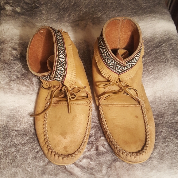 laurentian chief moccasins boots